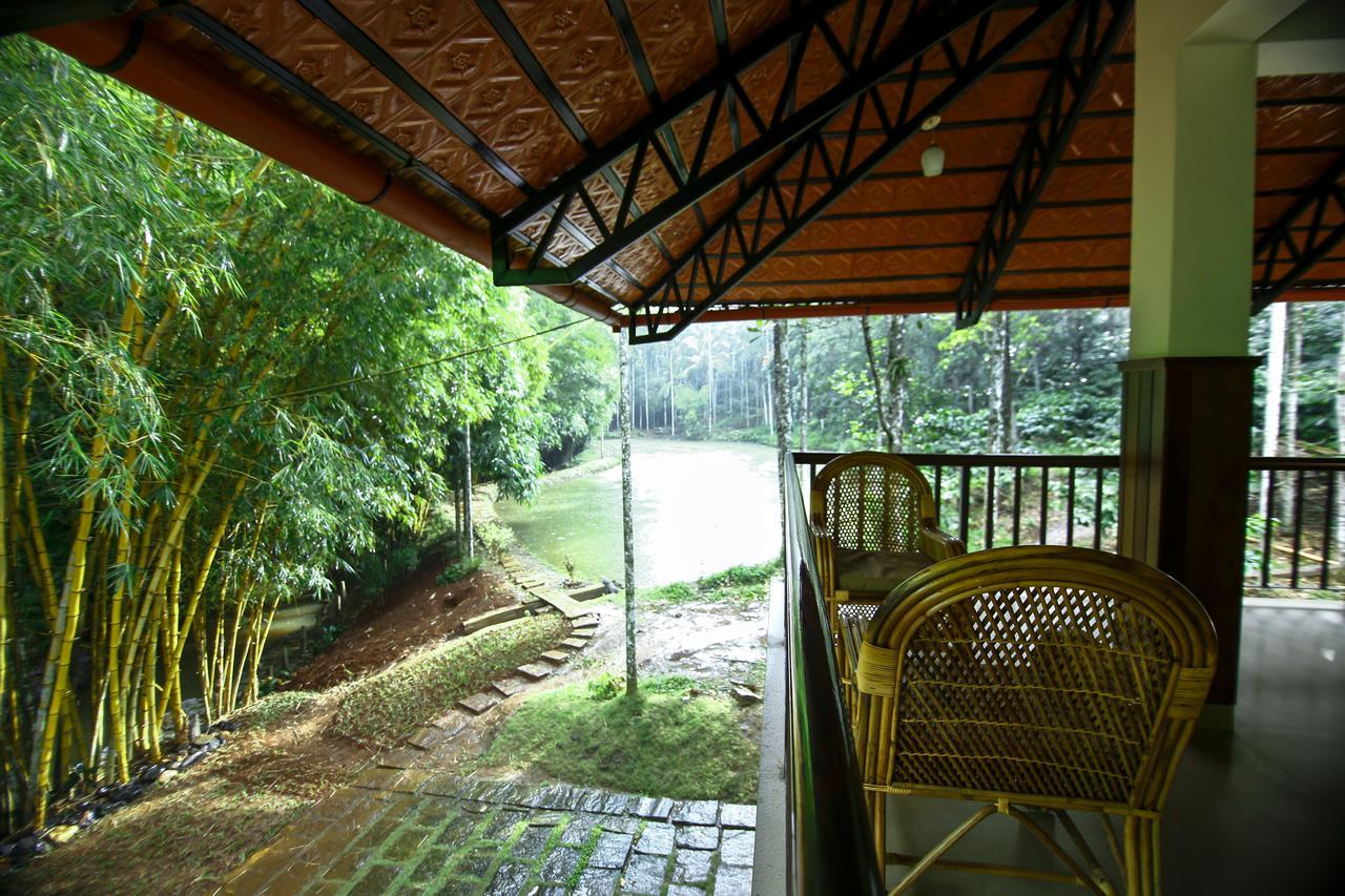 Bamboo Creek Resort Vaduvanchal Exteriör bild